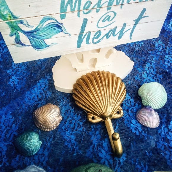 4 piece Mermaid bundle,& Real hand painted sea shells are included too! - Picture 3 of 12